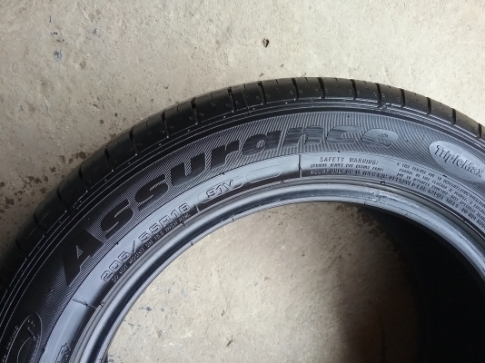 ยางGOODYEAR 205 55R16 ลงพื้นปลายปี2015 ยางสภาพสวยมากๆ ดอกเต็มๆ คุ้มจริงไม่แพง
