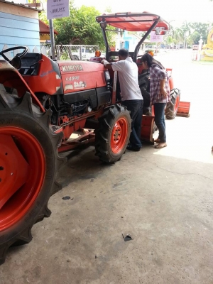 ขายด่วนจ้า 45แรง เดิมๆ ราคาเบาๆ ยางใหม่ 4เส้น ใบมีด+ผาน6 ราคา199,900 บาท พร้อมใช้งาน เอกสารครบ กันทรลักษ์ ศรีสะเกษ โทร. 081-6004753 มาเอาไปใช้เด้อพี่น้องของดีๆ ราคาถูกๆ ครับ