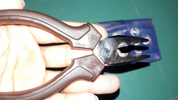 ขายคีมปากจิ้งจกรุ่นปากชุบ No.406 UNIOR 140 ขนาด6" งานเก่าสโลวีเนียเก่าเก็บ