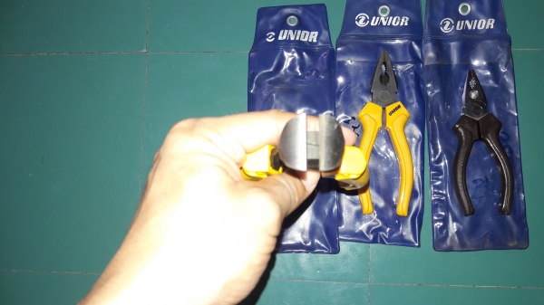 ขายคีมตัดลวดตัดตะปูNo.456 UNIOR 160ขนาด6.5" Made in Slovenia. ขายคีมตัดลวดตัดตะปูNo.456 UNIOR 160ขนาด6.5" Made in Slovenia.