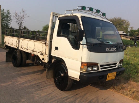 ISUZU 6ล้อ NPR เครื่อง110 แรง  ยาว 4.50ม. เครื่องดี ครัทซีสวย รถไม่ผุ ภาษีไม่ขาด ขาย290,000 บาท ศุภากร 081-1903107 ,081-4252943