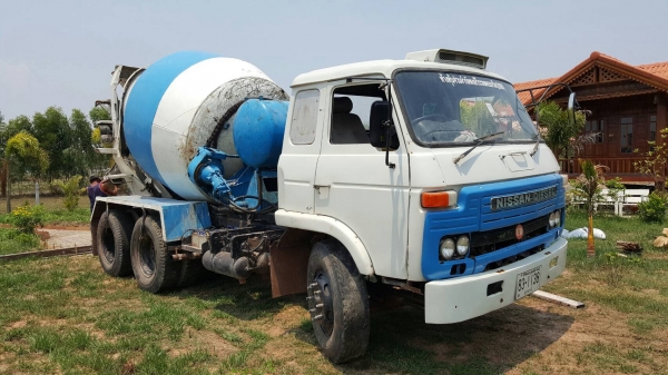 ขาย รถโม่ปูน แบบโม่โซ่ 5 คิว UD 2 เพลา เครื่อง V8 280 แรงม้า เกียร์ใหญ่ คัสซีสวยตลอดเส้น รถใช้งานอยู่ประจำ เอกสารเล่มทะเบียนพร้อมโอน