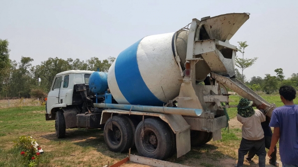 ขาย รถโม่ปูน แบบโม่โซ่ 5 คิว UD 2 เพลา เครื่อง V8 280 แรงม้า เกียร์ใหญ่ คัสซีสวยตลอดเส้น รถใช้งานอยู่ประจำ เอกสารเล่มทะเบียนพร้อมโอน