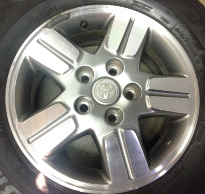 แม็ก โตโยต้า วีโก้ พร้อมยาง มิชลิน 215-70-15 แม็ก โตโยต้า วีโก้ พร้อมยาง มิชลิน 215-70-15