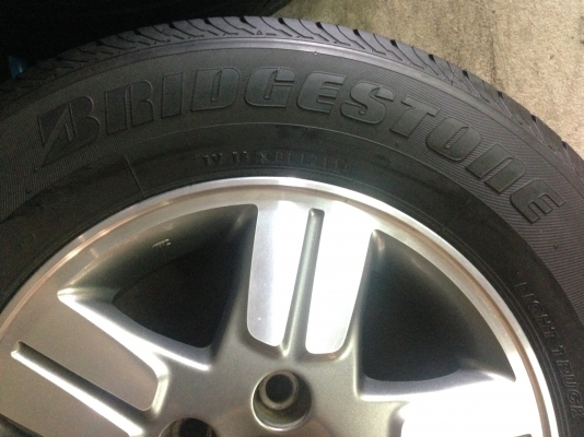 แม็ก โตโยต้า วีโก้ พร้อมยาง มิชลิน 215-70-15 แม็ก โตโยต้า วีโก้ พร้อมยาง มิชลิน 215-70-15