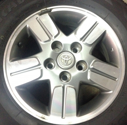 แม็ก โตโยต้า วีโก้ พร้อมยาง มิชลิน 215-70-15 แม็ก โตโยต้า วีโก้ พร้อมยาง มิชลิน 215-70-15