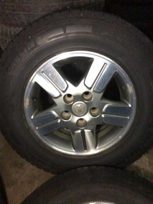 แม็ก โตโยต้า วีโก้ พร้อมยาง มิชลิน 215-70-15 แม็ก โตโยต้า วีโก้ พร้อมยาง มิชลิน 215-70-15