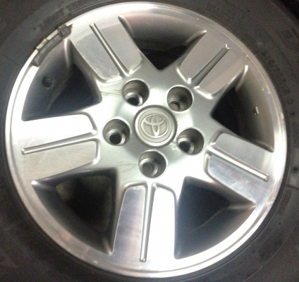 แม็ก โตโยต้า วีโก้ พร้อมยาง มิชลิน 215-70-15 แม็ก โตโยต้า วีโก้ พร้อมยาง มิชลิน 215-70-15