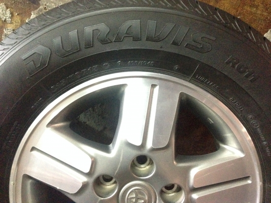 แม็ก โตโยต้า วีโก้ พร้อมยาง มิชลิน 215-70-15 แม็ก โตโยต้า วีโก้ พร้อมยาง มิชลิน 215-70-15