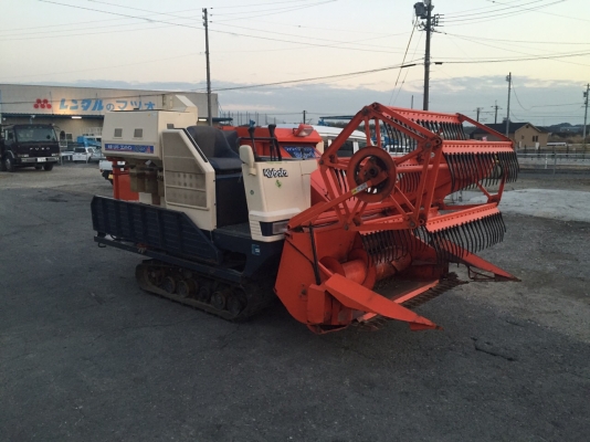 รถเกี่ยวถั่วเก่านอก  KUBOTA  DC-1A  สภาพสวยเดิมๆ