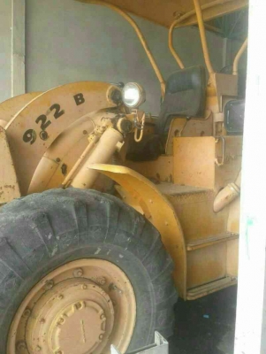 ขายด่วนครับ รถตักล้อยาง CAT 922 รถสวยพร้อมใช้งาน มี 2 คัน เลี้ยวล้อหลัง ครับ