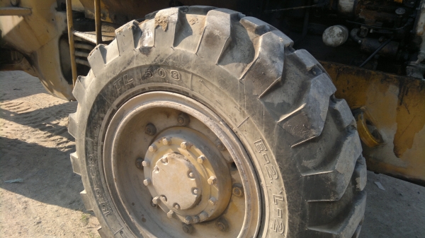 ขายรถตัก  CAT  910  เอวอ่อน( 80 U- 8499)