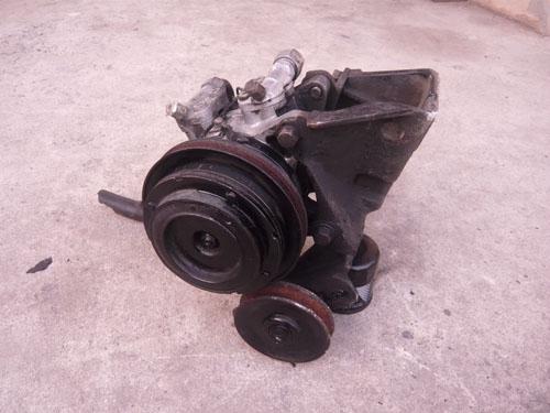 ขายคอมแอร์พร้อมขาใส่เครื่องโตโยต้า 3k-5k