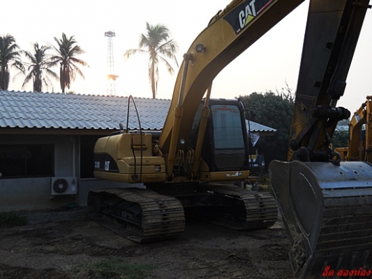 cat 320d สนใจโทร 082-7211671 อี๊ดสองห้อง cat 320d สนใจโทร 082-7211671 อี๊ดสองห้อง