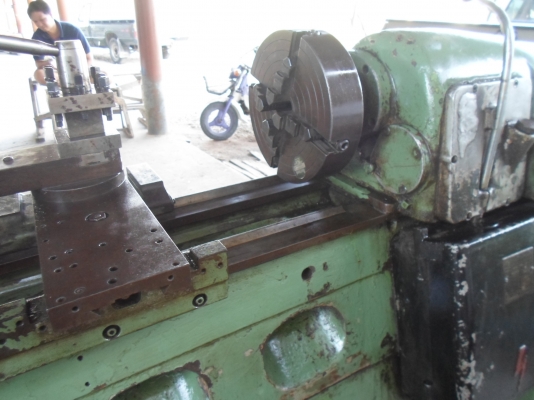 แท่นกลึง 3.5 ฟุต อังกฤษ  2 เพลา เกียร์บล็อก  37,000