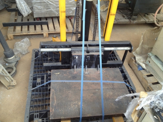 ขาย แฮนลิฟ ยี่ห้อ JUMBO ขนาด 600 kg. สูง 1.6 เมตร สภาพสวย ใช้งานได้