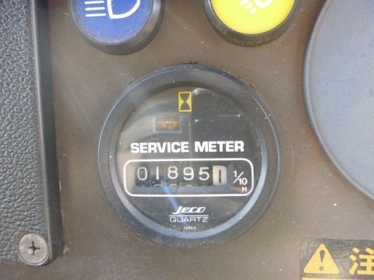 รถตักล้อยาง WA100-1 KOMATSU รถนอกนำเข้า เครื่องเต็ม ไฟเต็ม แอร์เย็น ใช้งานน้อย 1890 ชม. มาถึงไทยแล้วครับ เชิญมาทดสอบได้แล้ว ราคาถูกครับ ติดต่อ มานะ 085-9049669