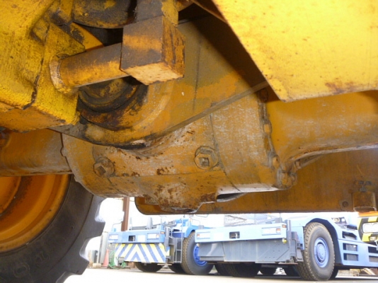 รถตักล้อยาง WA100-1 KOMATSU รถนอกนำเข้า เครื่องเต็ม ไฟเต็ม แอร์เย็น ใช้งานน้อย 1890 ชม. มาถึงไทยแล้วครับ เชิญมาทดสอบได้แล้ว ราคาถูกครับ ติดต่อ มานะ 085-9049669