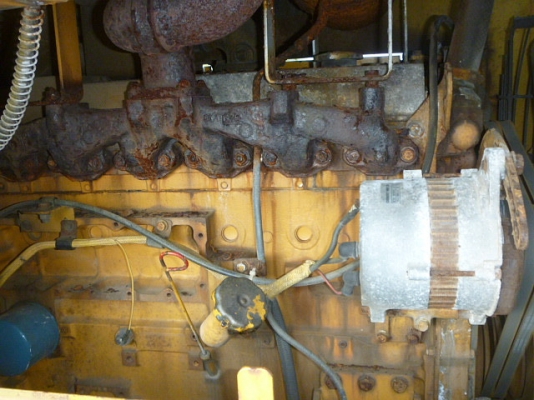 รถตักล้อยาง WA100-1 KOMATSU รถนอกนำเข้า เครื่องเต็ม ไฟเต็ม แอร์เย็น ใช้งานน้อย 1890 ชม. มาถึงไทยแล้วครับ เชิญมาทดสอบได้แล้ว ราคาถูกครับ ติดต่อ มานะ 085-9049669