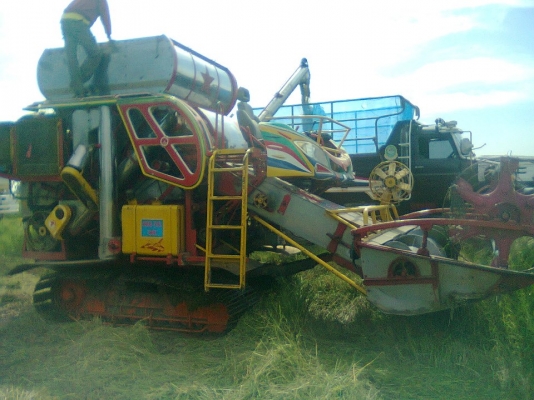 ขายรถเกี่ยวข้าว เกษตรพัฒนา ไอ้หนุ่มไวไฟ รถสวยๆสภาพพร้อมใช้งาน