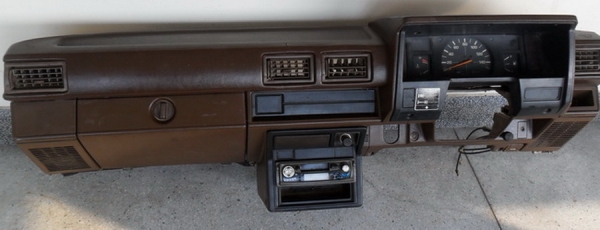 ลูกกระบะ DATSUN 620 ไฟนอน กรอบไฟมีครบ