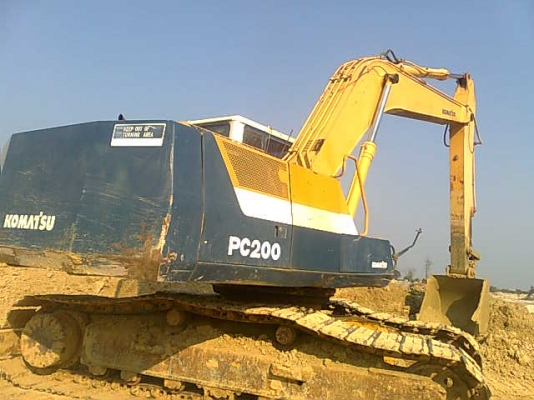 ต้องการขาย รถแม็กโค / โคมัสสุ PC 200-5