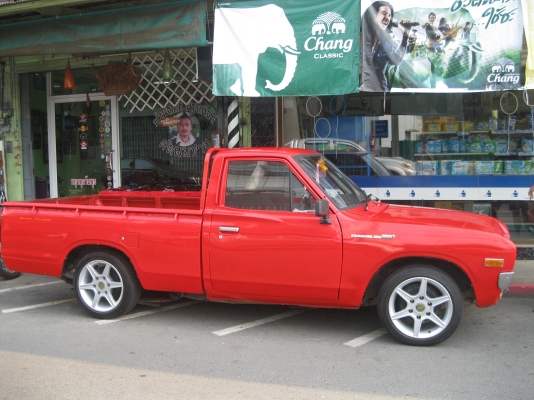 หลุดมัดจำขายต่อครับ.ขาย datsun ช้างเหยียบ 4ขอ  สภาพสวยๆๆ..ขับกลับได้เลย