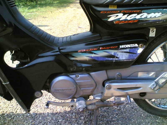 ขายดรีม C100 เล่มทะเบียนพร้อมชุดโอนเครื่องดีพอใช้อะไล่เดิมติดรถ รถปี 39 ทะเบียนขาดปี 50 ขาย 8500 บาท ขายดรีม C100 เล่มทะเบียนพร้อมชุดโอนเครื่องดีพอใช้อะไล่เดิมติดรถ รถปี 39 ทะเบียนขาดปี 50 ขาย 8500 บาท