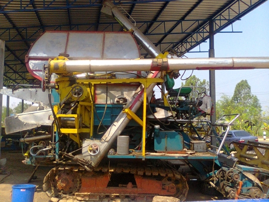 ขายรถเกี่ยวข้าว ส.ทวีวัฒนาอุ้ม