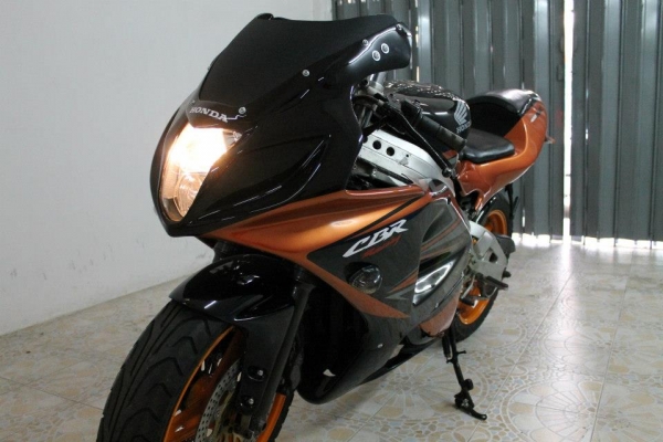 ขาย CBR400 ปี 89 ทะเบียนแท้ ลาย K7