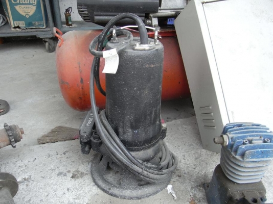 ขายไดโว่ TSURUMI 1 HP. 380 V ใบดูดโคลน ของใหม่ๆ ไม่เคยใช้งานแต่ไม่มีชุดท่อต่อ รับประกันคุณภาพ