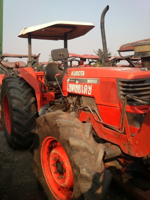 KUBOTA M9000