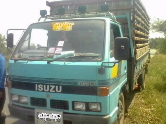 ISUZU NKR 110 HP 4BE1 ปี 36 กระบะเหล็กคอกไม้ยาว 4.30 เมตรสภาพสวยจัด ช่วงล่างคัชซีสวยไม่ดาม เครื่องแห้งแรงดีไม่เยิ้ม หัวเก๋งสีบางเดิมไม่มีผุกร่อน ภายในเก๋งสวยครบ เกียร์สั้น ช่วงล่างเดิมๆ ยาง 7.50 ขอบ 16 สภาพดีพร้อมบรรทุกพร้อมใช้งาน เอกสารทะเบียนภาษีครบพร้อ ISUZU NKR 110 HP 4BE1 ปี 36 กระบะเหล็กคอกไม้ยาว 4.30 เมตรสภาพสวยจัด ช่วงล่างคัชซีสวยไม่ดาม เครื่องแห้งแรงดีไม่เยิ้ม หัวเก๋งสีบางเดิมไม่มีผุกร่อน ภายในเก๋งสวยครบ เกียร์สั้น ช่วงล่างเดิมๆ ยาง 7.50 ขอบ 16 สภาพดีพร้อมบรรทุกพร้อมใช้งาน เอกสารทะเบียนภาษีครบพร้อ