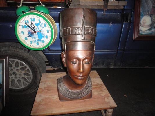 พระนางเนเฟอร์ติติ  ทองเหลือง