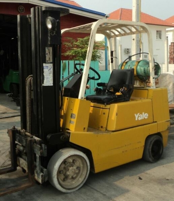 ขายฟอร์คลิฟท์ 1.5 ตัน  เสา 3 ตอน 4.5 เมตรฟลูฟรี เครื่องเกียร์ดีพร้อมใช้ ราคาเบาๆ ครับ 081-3535-948