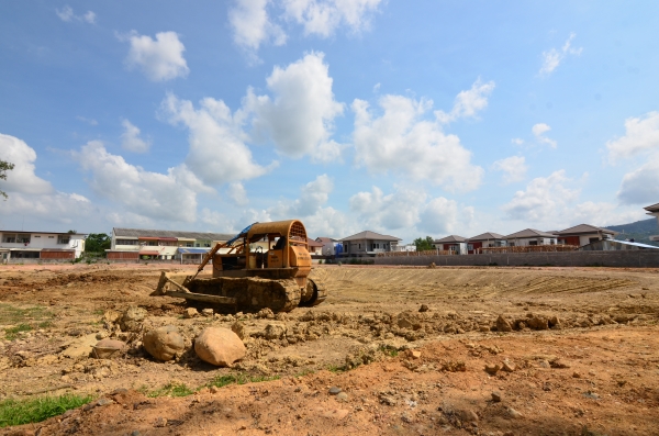 ขายรถแทรคเตอร์ komatsu   2 คัน