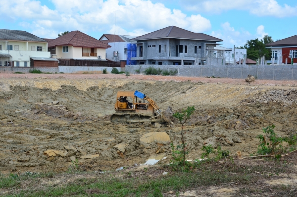 ขายรถแทรคเตอร์ komatsu   2 คัน