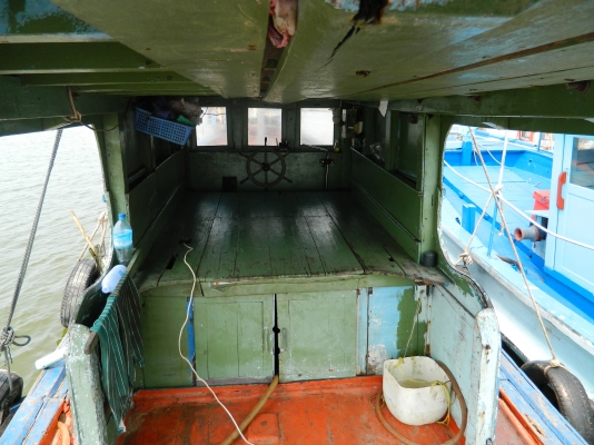 ขายเรือประมง ขนาด 5วากว่า เครื่องยนต์ HINO EH700 6สูบ 175 แรงม้า อยู่ไกล +10000 ค่าส่งเรือ