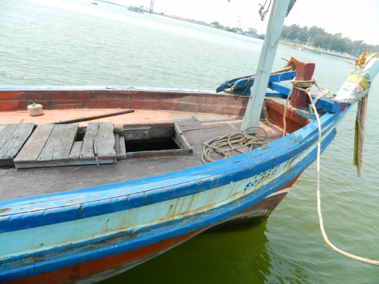ขายเรือประมง ขนาด 5วากว่า เครื่องยนต์ HINO EH700 6สูบ 175 แรงม้า อยู่ไกล +10000 ค่าส่งเรือ