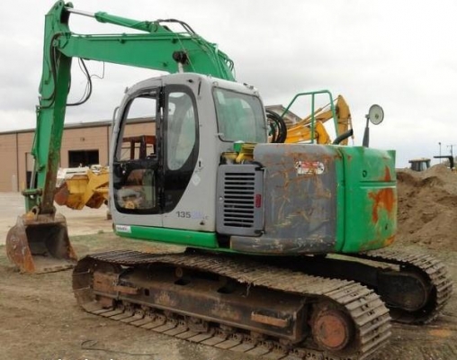 รถขุด KOBELCO  SK135srlc-1E รถนอกนำเข้า ปี2005,2468Hr.รถสวยครับ จะถึงไทยแล้ว สภาพดี ติดต่อ มานะ 085-9049669