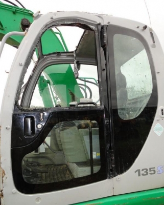 รถขุด KOBELCO  SK135srlc-1E รถนอกนำเข้า ปี2005,2468Hr.รถสวยครับ จะถึงไทยแล้ว สภาพดี ติดต่อ มานะ 085-9049669