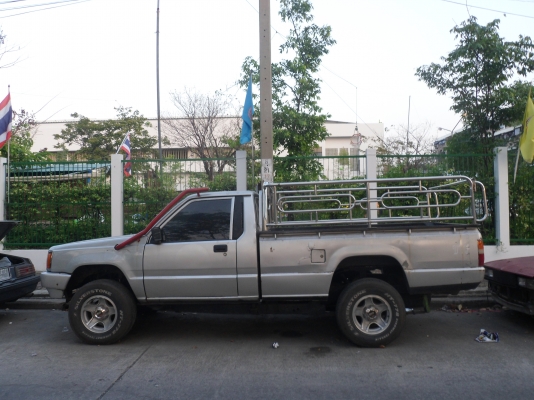 ขายรถกระบะหรือแลกเปลียนรถจีปขับสองขับสี่