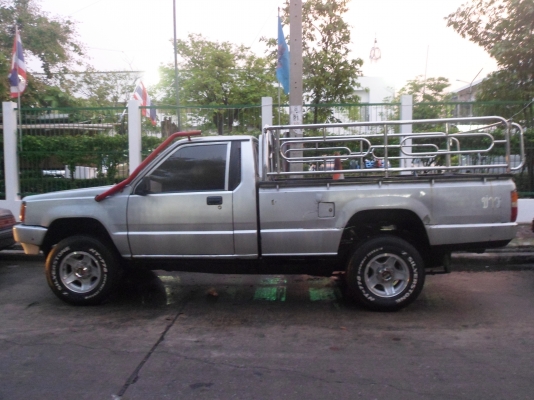 ขายรถกระบะหรือแลกเปลียนรถจีปขับสองขับสี่ ขายรถกระบะหรือแลกเปลียนรถจีปขับสองขับสี่