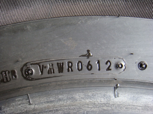 ขายยาง Dunlop LM701 215/65/16 สภาพดี2เส้น