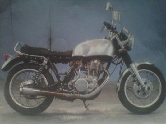 ***ขายรถก้อนถัง bsa ซักคันลองดูแบบถูกๆ 59000  ohm คอนหวัน 0858730704*** รถเข้าต้นเดือนเมษาครับรีบจองเลย ของแต่ง ถัง bsa โช๊ค OHLINS  ท่อ supertrapp อย่างอื่นตามรูปไม่มีเอาออกครับ สนใจ 0858730704 ohm คอนหวัน