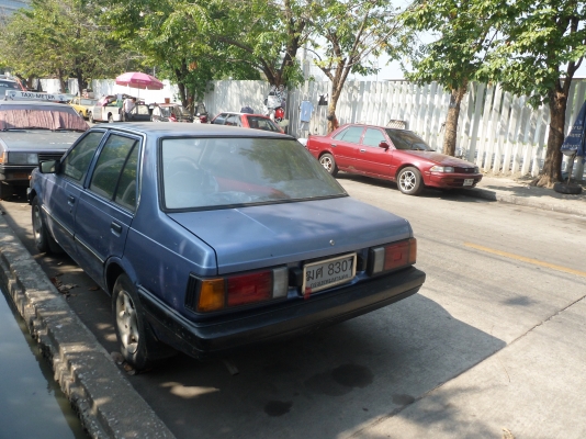 รถนิสสัน บี11สีฟ้าอ่อน