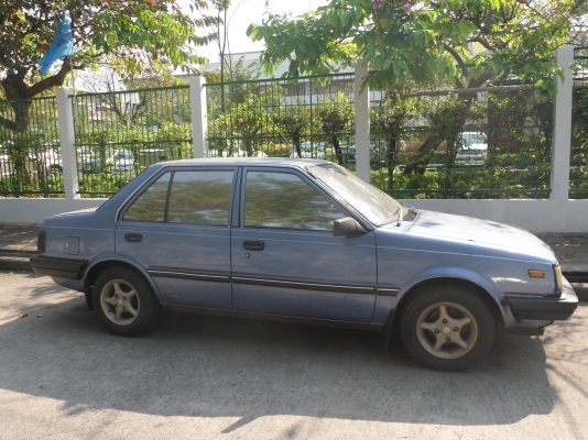 รถนิสสัน บี11สีฟ้าอ่อน