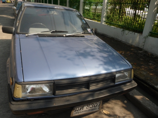 รถนิสสัน บี11สีฟ้าอ่อน