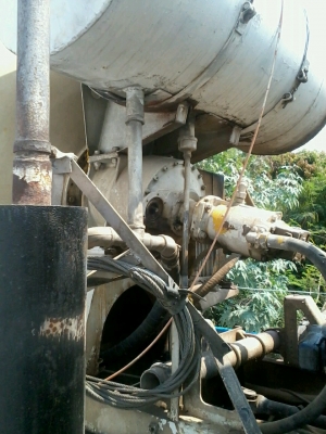 ขายด่วนโม่ปูน 5 คิว พร้อมอุปะกรณ์ ปั้ม คายาบ่า พร้อมใช้งานได้เลยครับ