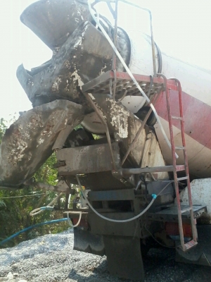 ขายด่วนโม่ปูน 5 คิว พร้อมอุปะกรณ์ ปั้ม คายาบ่า พร้อมใช้งานได้เลยครับ